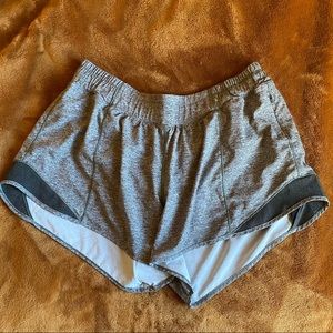 Lululemon Hotty Hot shorts (4 in)